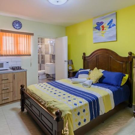 Omira Apartment Suites Виллемстад Экстерьер фото